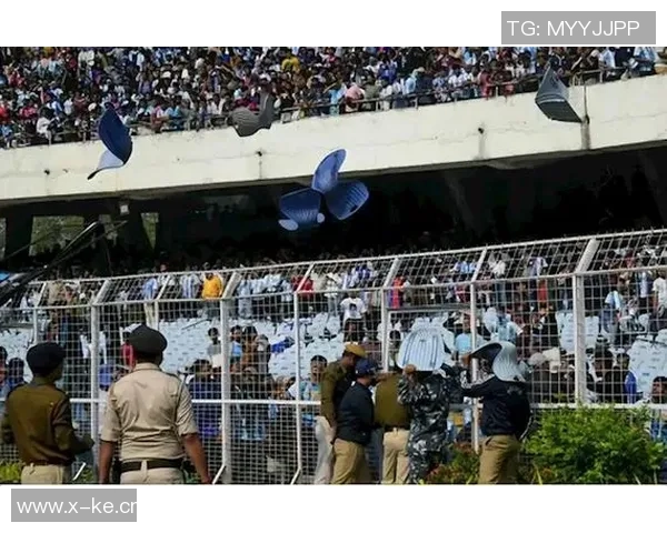 梅西印度行引发混乱当地官员指责组织方贪婪无能与球迷自拍成风