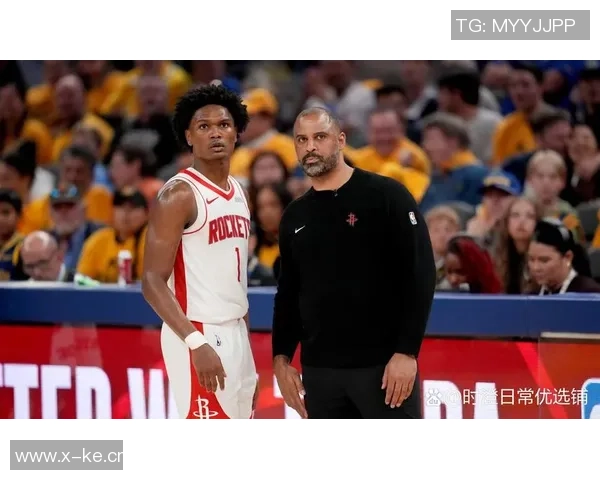 浓眉分享季前赛感受努力适应球队进攻体系并寻找最佳进攻位置