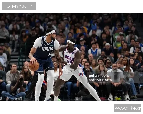 火箭半场落后独行侠杜兰特遭遇犯规困扰申京开局受伤浓眉表现出色